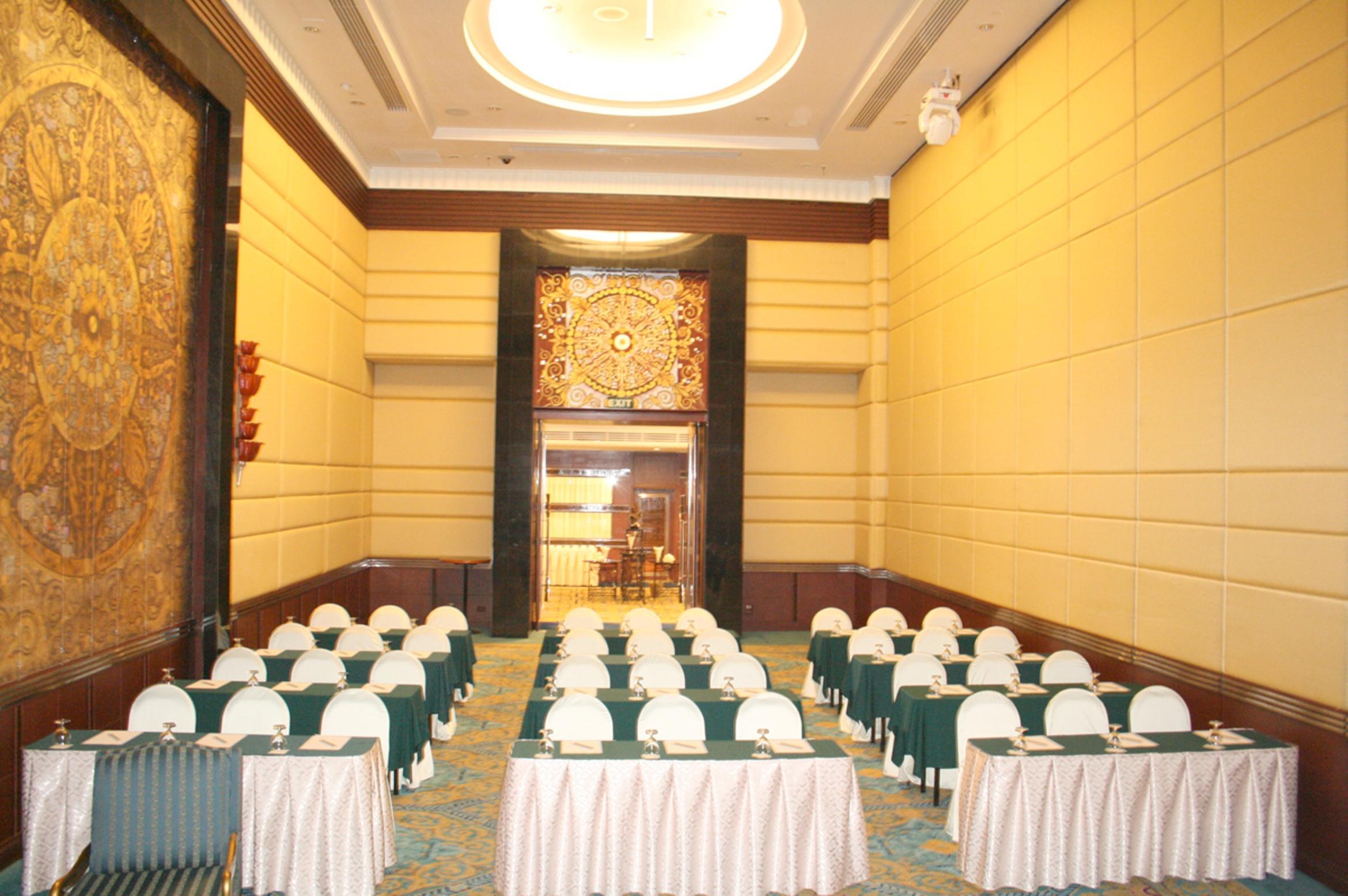 Golden Tulip Sovereign Hotel Бангкок Экстерьер фото