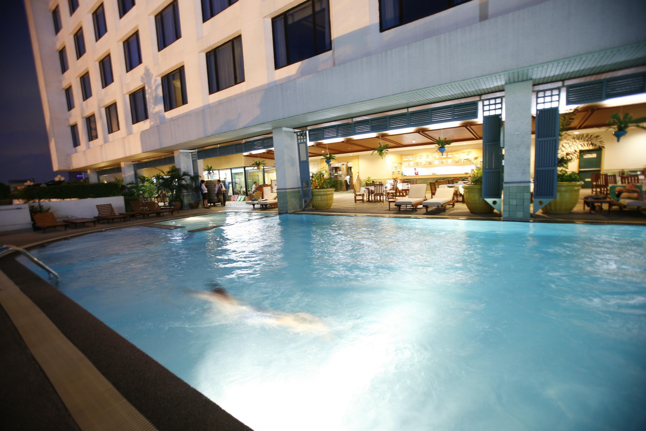 Golden Tulip Sovereign Hotel Бангкок Экстерьер фото