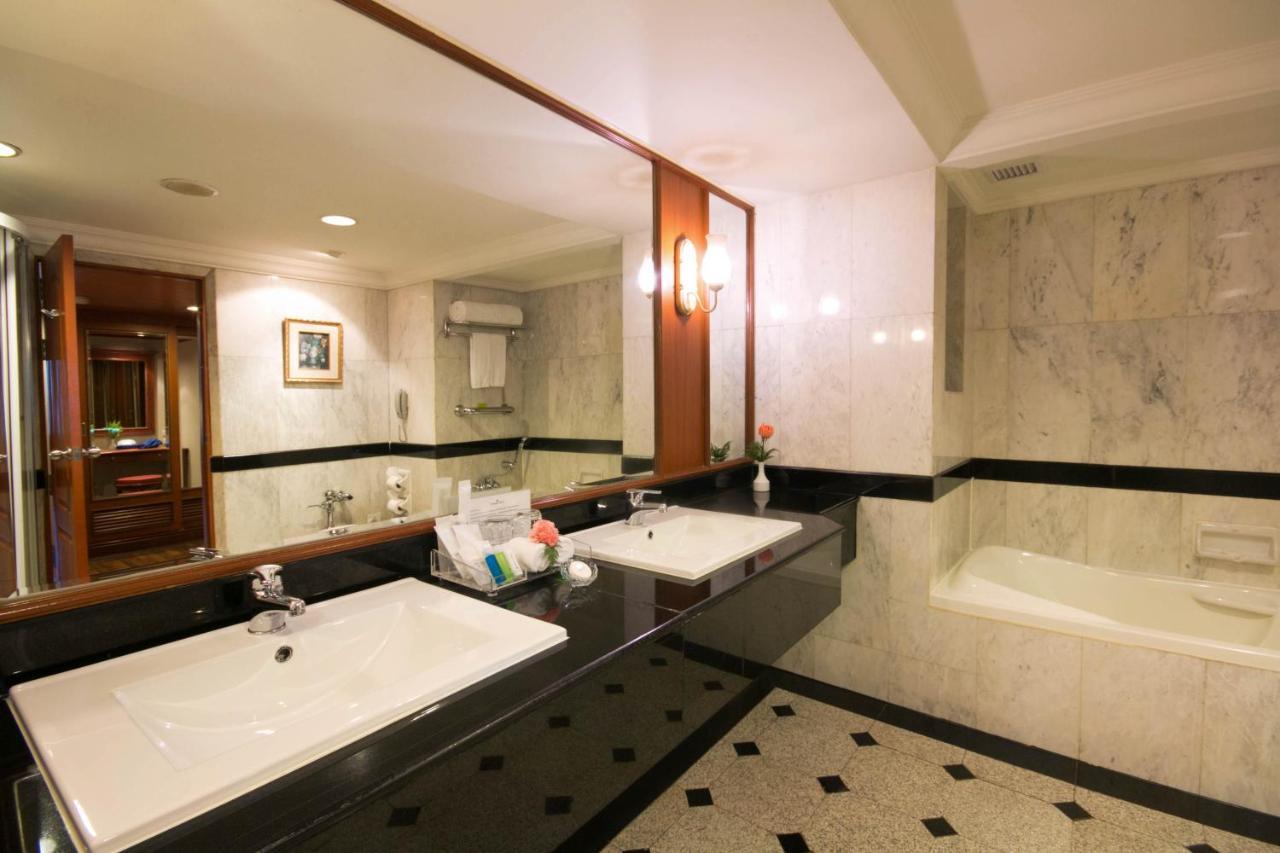 Golden Tulip Sovereign Hotel Бангкок Экстерьер фото