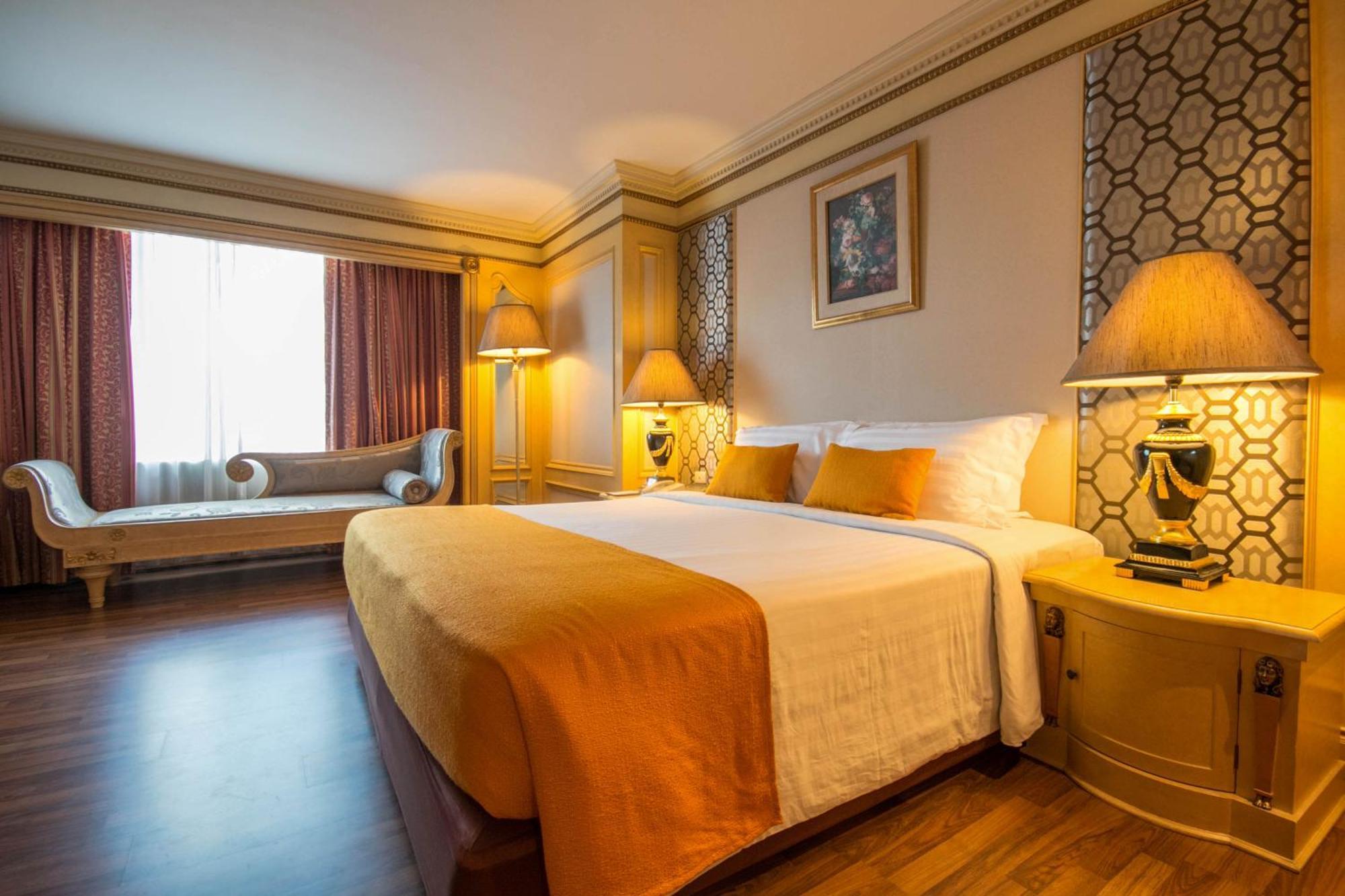 Golden Tulip Sovereign Hotel Бангкок Экстерьер фото