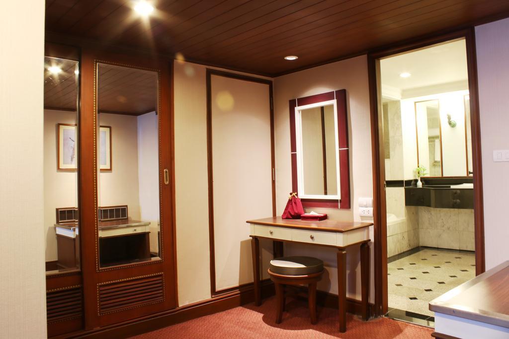 Golden Tulip Sovereign Hotel Бангкок Экстерьер фото