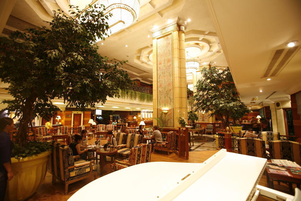 Golden Tulip Sovereign Hotel Бангкок Экстерьер фото